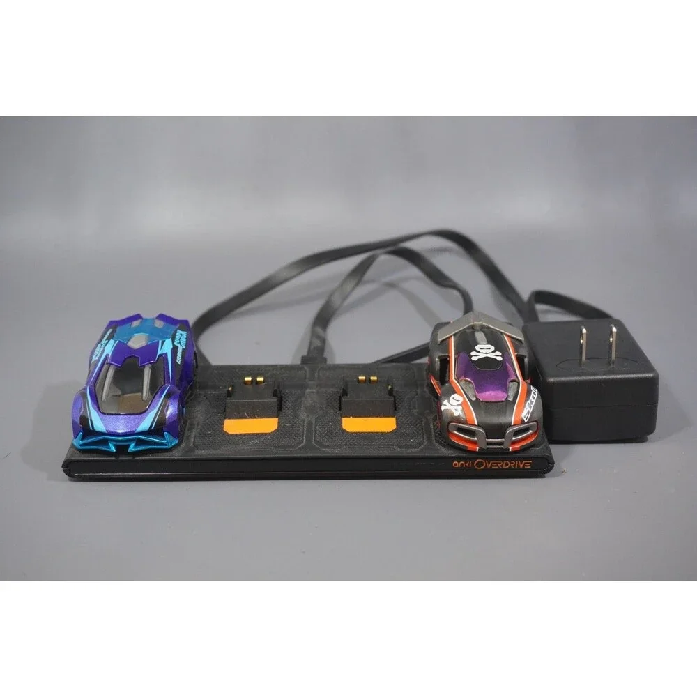 2x Anki Overdrive Cars Ground Shock & Skull & 4-Car Charger